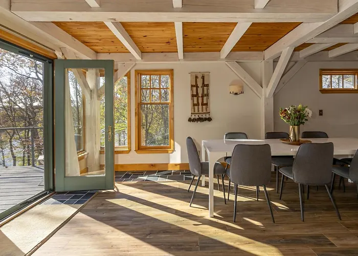 Ferienhaus Wood Stove, Pool Table & Dock Goreville
