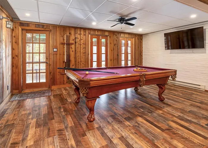 Wood Stove, Pool Table & Dock Goreville