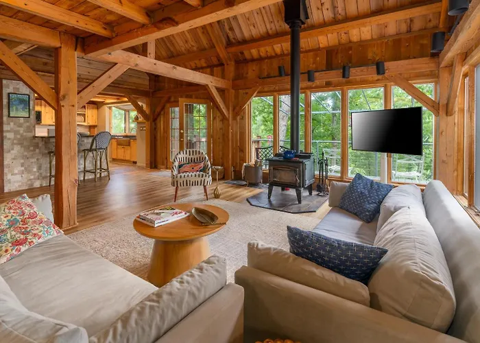 Wood Stove, Pool Table & Dock *