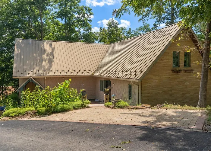 Wood Stove, Pool Table & Dock *
