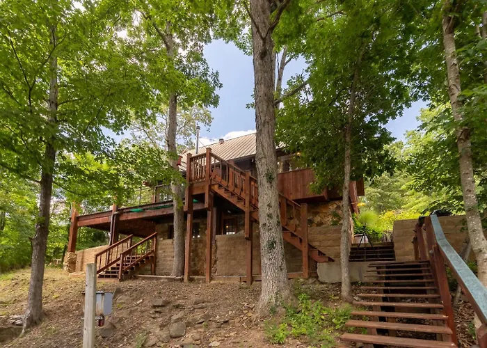 Wood Stove, Pool Table & Dock *