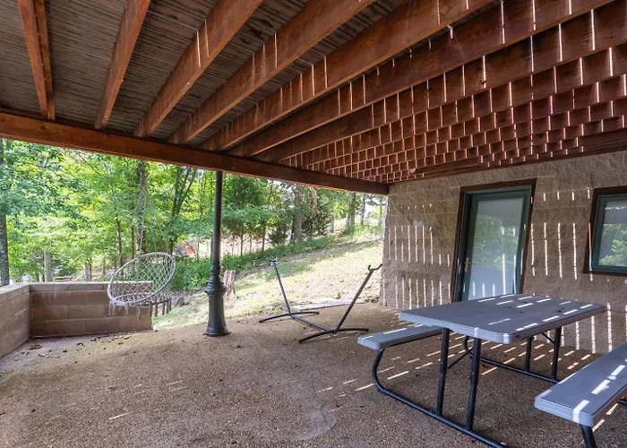 Casa de férias Wood Stove, Pool Table & Dock Goreville